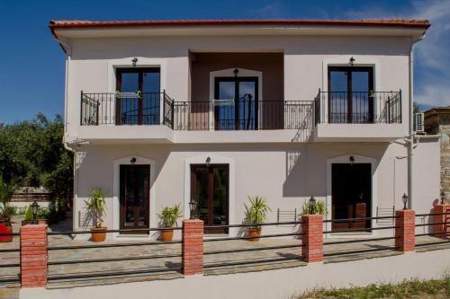 Kala Nera Apartment | Serenity Studios