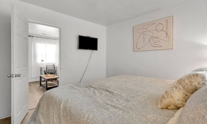 Evansville Apartment | Serenity Suite The Luxe Oasis 4