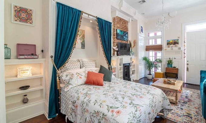 Bayou St. John House | SerenityNow · Charming Historic Home w/Free Parking near Quarter