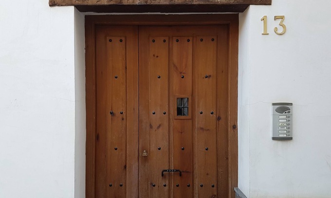 Albaicin Apartment | SERRANO13 A cozy apartment in Albaicín in a restored 16th century house