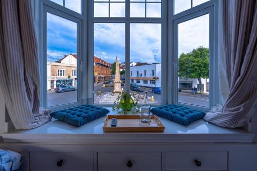 Westbury on Trym Apartment | Serviced Apartment with City Views & Smart Tech