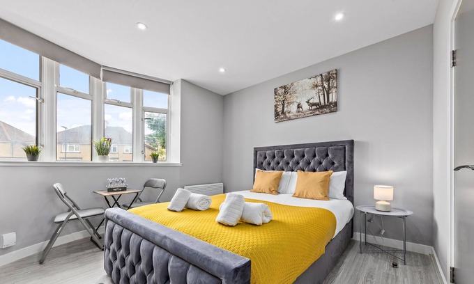 Feltham West Apartment | Serviced Ensuite Room Feltham Heathrow London TW13