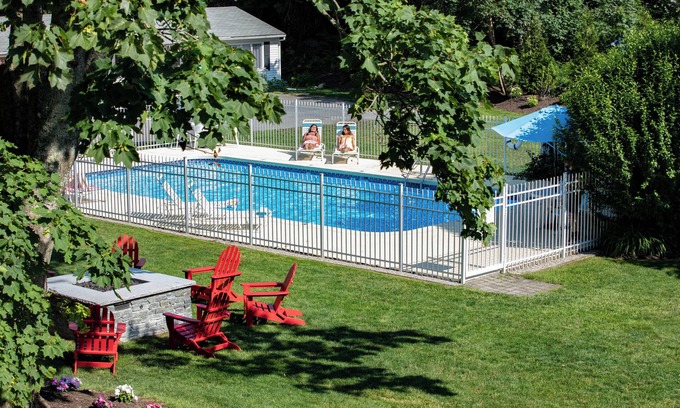 East Dennis Hotel | Sesuit Harbor House