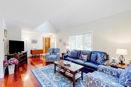 Oak Bluffs House | Set Sail