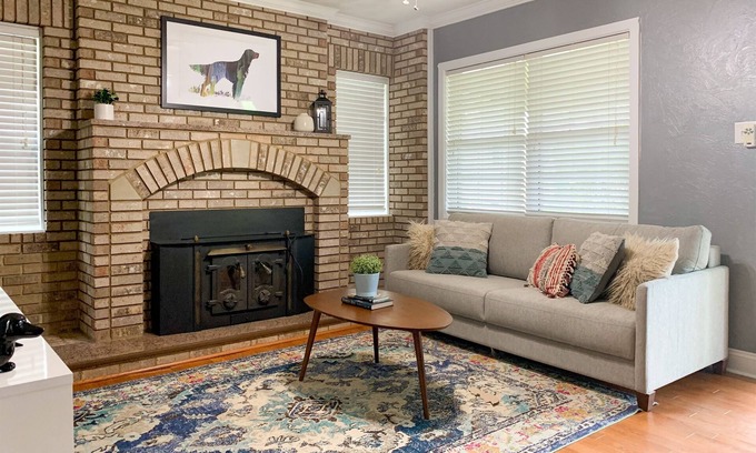 Villa Ridge House | Setter Haus - Dog Friendly, near Purina Farms and WashMO