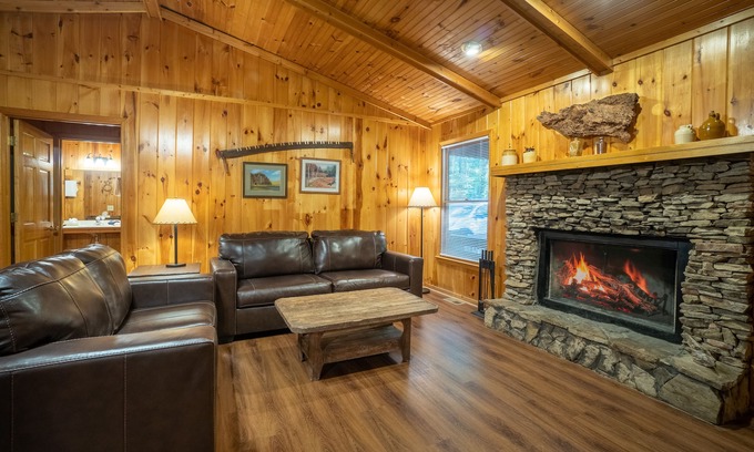 Sautee Nacoochee Cabin | Settin' on the Creek - 3rd Night Free! See Details Below.