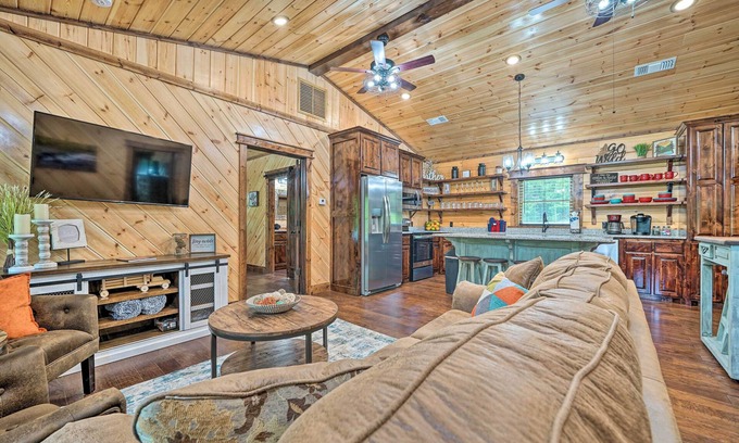 Golden Cabin | ‘Setting Sun’ Eagletown Gem - Private River Access