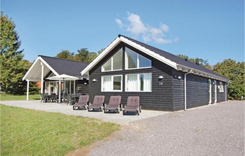 Lohals House | Seven-Bedroom Holiday Home Tranekær With A Room Hot Tub 03