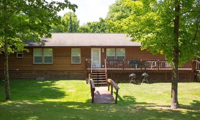 Deerwood House | Seven Bedroom Home On Turtle Lake, Sleeps Up To 20 People