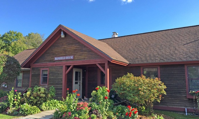 Jeffersonville House | Seven-Bedroom Mansfield House near Smuggler's Notch