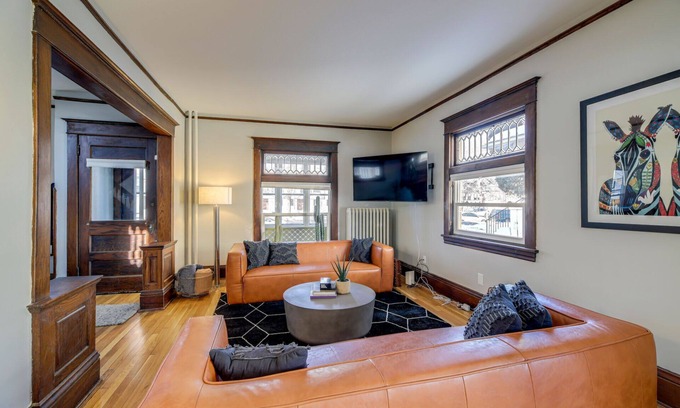Merriam Park House | Seven Bedroom Saint Paul Stunner