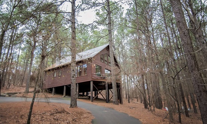 Broken Bow Cabin | Seven Eagles- Broken Bow/Hochatown- 2bd