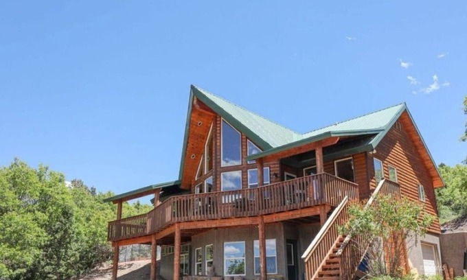 Mammoth Creek Cabin | "Seven Oaks Cabin” in Duck Creek Village, Utah. Zion and Bryce Nearby!