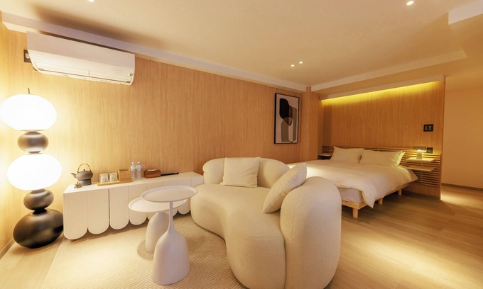 Shiba Apartment | Several well-known attractions are located nearby, and free WiFi is provided throughout the hotel.