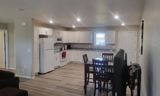 Seymour House | Seymour Southern Comfort