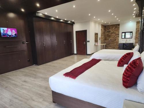Randpark Ridge Cabin | Sezanah Luxury Lodge