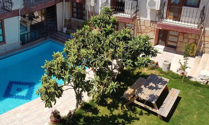 Kusadasi Bed & Breakfast | Sezgin Boutique Hotel Twin Room A/C,TV,fridge,pool,garden,free wi-fi & car park