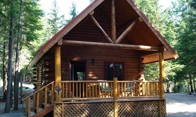 Troy Cabin | Sha Bear Cabin, on the YAAK RIVER~Quiet, Romantic Cabin Sleeps up to 4