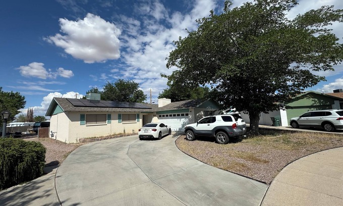 Kingman House | Shaded 3-bedroom house with WiFi, AC in Kingman Less than a mile from Rout 66