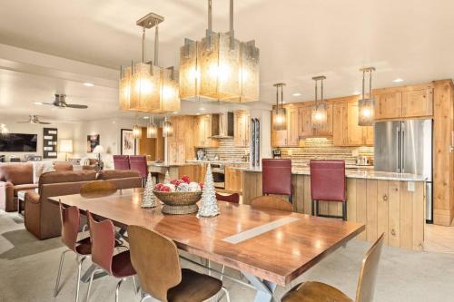 Snowmass Village House | Shadowbrook 202-203
