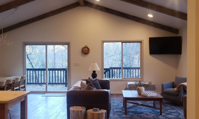 Yankton Cabin | Shady Creek Cabin - Family Friendly Getaway Near Lake