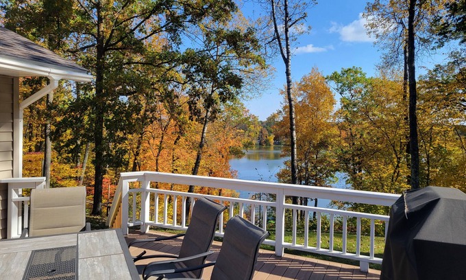 Brainerd House | Shady Crest. Pool table, games, bonfire, Legos. Lake w/kayaks. 5 kings - 16ppl.