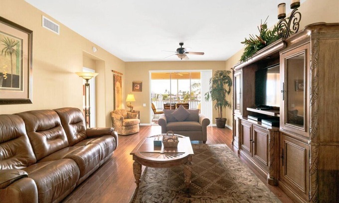 Tropical Cove Condo | Shady Palms Retreat at Lexington CC Lake Village