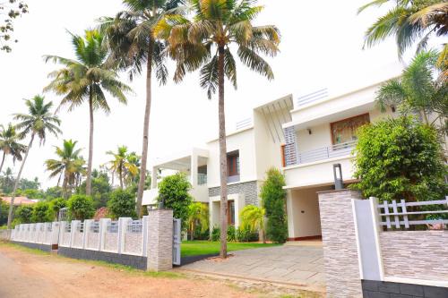Tiruvalla House | Shamrock Home Stay (5-Bedroom Bungalow)