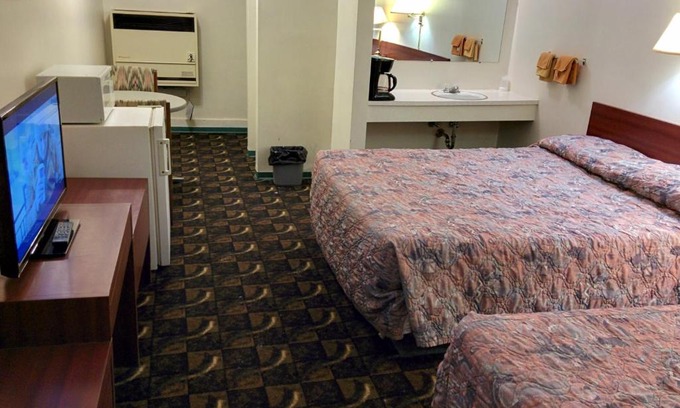 Valleyview Hotel | Shamrock Motel