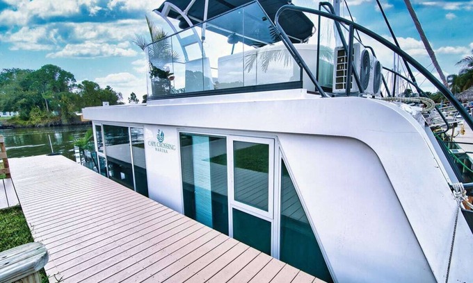 Merritt Island Boat Rental | Shangri La Summary: W