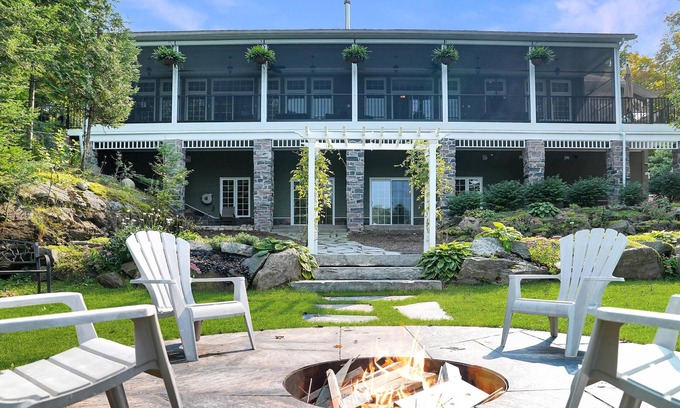 Minden Cottage | Shangri-La: Your Ultimate Lakeside Retreat