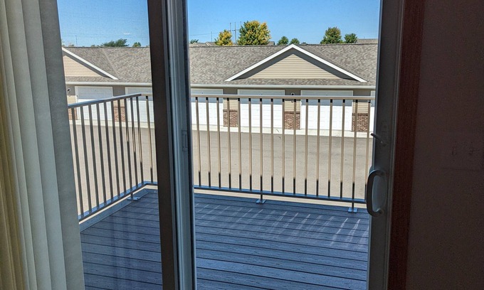 North Mankato Apartment | Shared apartment, queen air mattress