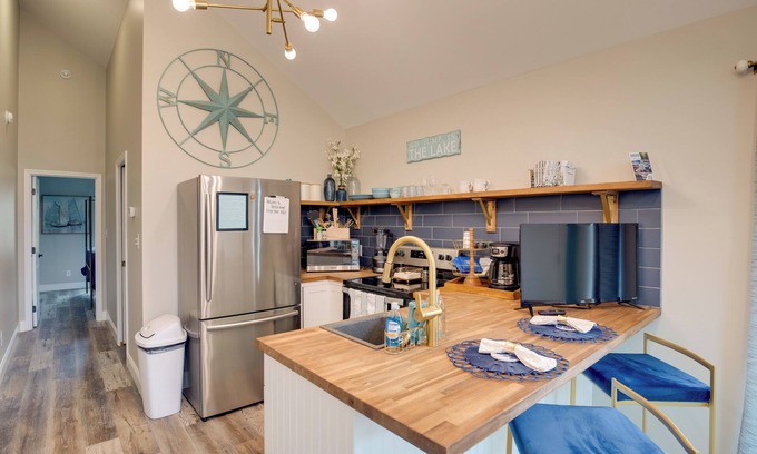 Guntersville Apartment | Shared Boat Dock: Lake Guntersville Hideaway!