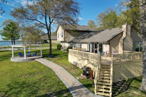 Grove House | Shared Boat Ramp Waterfront Home in Grove
