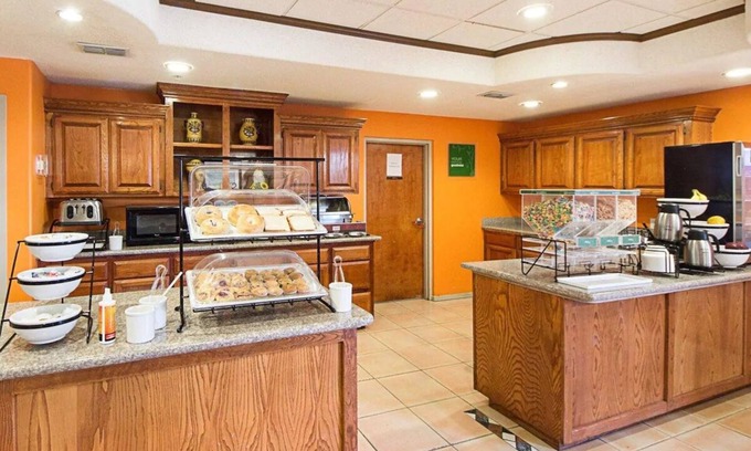Mission Hotel | Shary Inn and Suites