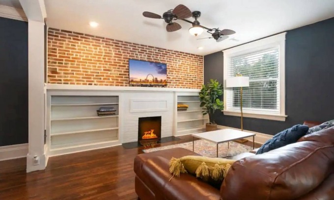 Shaw Condo | Shaw by the Garden - 2 Family Fully Reno'd!
