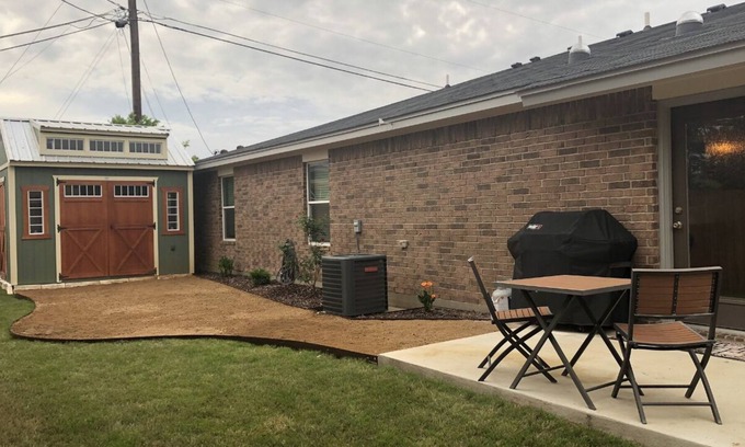 Killeen Apartment | She Shed Experience