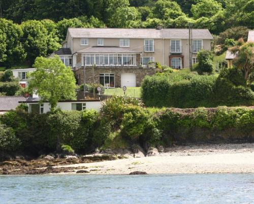 Glandore Bed & Breakfast | Shearwater Country House Accommodation