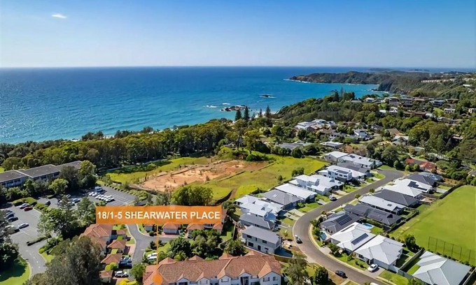 Korora Apartment | Shearwater Place
