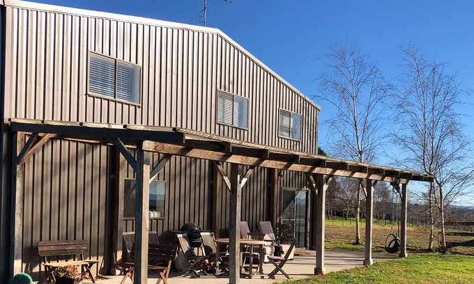 Manchester Square Other | Shed 85 - peace and privacy - pet friendly