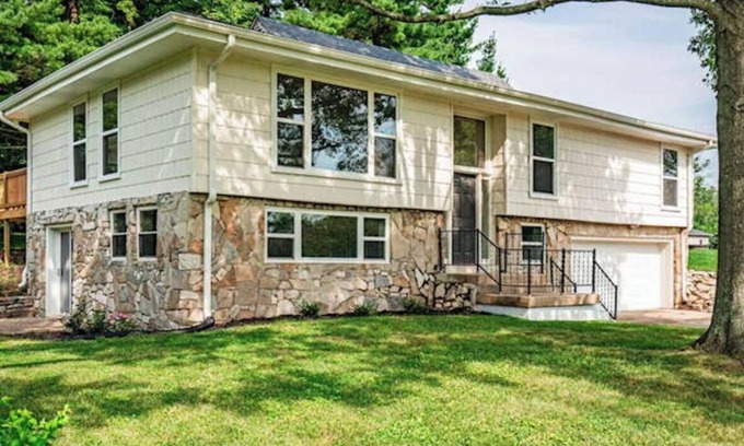 Shelbyville House | Shelbyville, KY - Bourbon Trail, Horse Country and more. A modern, spacious gem.