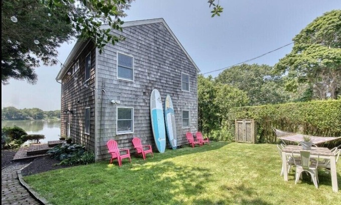 Menantic Creek House | Shelter Island 4 bedroom waterfront home with home office