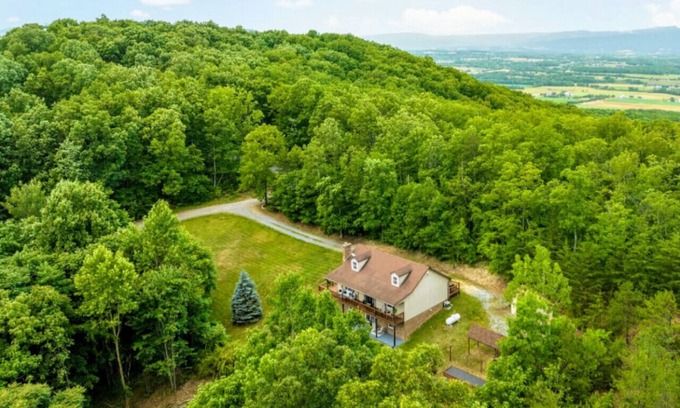 Luray House | Shenandoah Views-Hot Tub -15 Min to Park