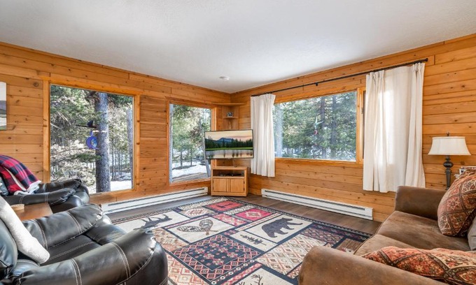 West Yellowstone House | Shepherd Family Retreats- Moose