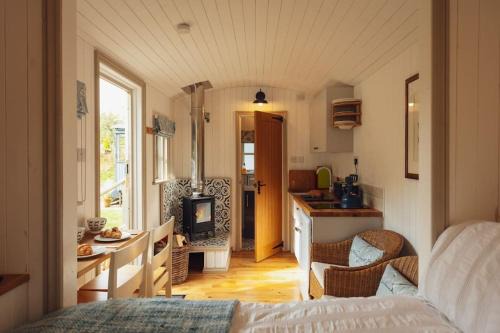 Nolton House | Shepherd's Hut - Jasmine