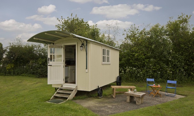 Skipsea Cabin | Shepherds Hut for two located on the east yorkshire coast