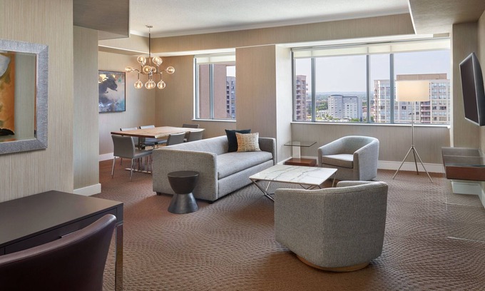 Richmond Hill Hotel | Sheraton Parkway Toronto North Hotel & Suites