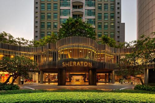 Surabaya Hotel | Sheraton Surabaya Hotel & Towers