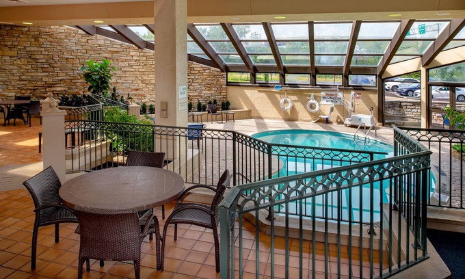 Maryland Heights Hotel | Sheraton Westport Plaza Hotel St. Louis