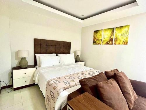 Malabanias Apartment | Sheryll Escapes - 203 La Grande, classy studio with hotel amenities!